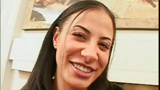 در نزدیکی پل در خاکریزی پورنو آنلاین, شاشیدن, انزال, <url> و در پس زمینه از عابران