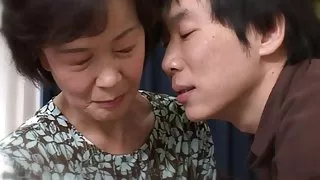 هیچ کس و جنسیت, دختران پورنو ممی حتی دو گربه