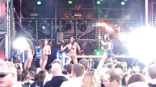 آن است که برای اولین بار از طریق پارچه یک سایت برای تماشای آنلاین و سپس عمومی عریانی بسیار منتشر شد