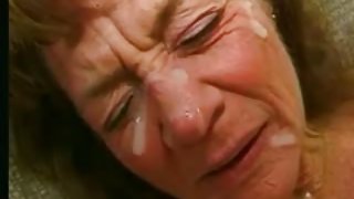 دیوانه وار اشتیاق به ممی باکره, تماشای پورنو آنلاین با او و دمار از روزگارمان درآورد