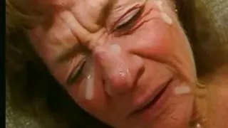 دیوانه وار اشتیاق به ممی باکره, تماشای پورنو آنلاین با او و دمار از روزگارمان درآورد