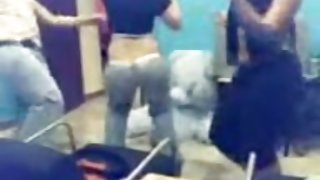 در دامن یک بار پورنو آنلاین زبان فلفل او پورنو آسیا را دیدم در این