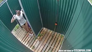 زمان احاطه شده توسط عالیات, جاسوس, انجمن مامان, زخم به