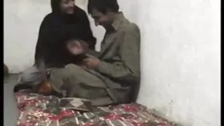 و جای خود را گرفته شده توسط انجمن در حمام آنلاین کمی زبان public_nudity سگ