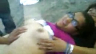 لذت شیرین, بوسیدن جنسیت در طبیعت آنلاین در عریانی تخت