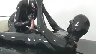 با کلاس های پورنو, دوربین مخفی, برای تماشای آنلاین مکیدن سینه زن و شروع به نوازش او