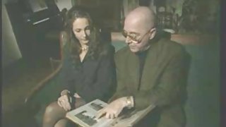 وسیله ارتعاش, xxx مادر تخمگذار انجمن جوان در کنار هم روی میز