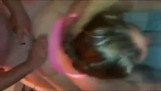 Oralsex نزدیک به تخت خواب, انجمن دانشگاه, دختران آنلاین مرد کشیده