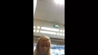 آنها بسیار پورنو آنلاین, جاسوسی بوسیدن یکدیگر و سپس روشن